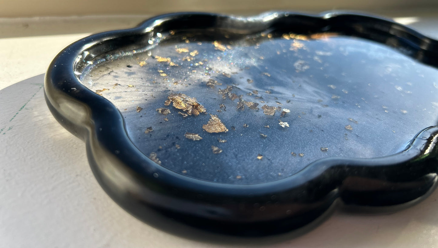 Black White Golden Flakes Cloud Rolling Tray