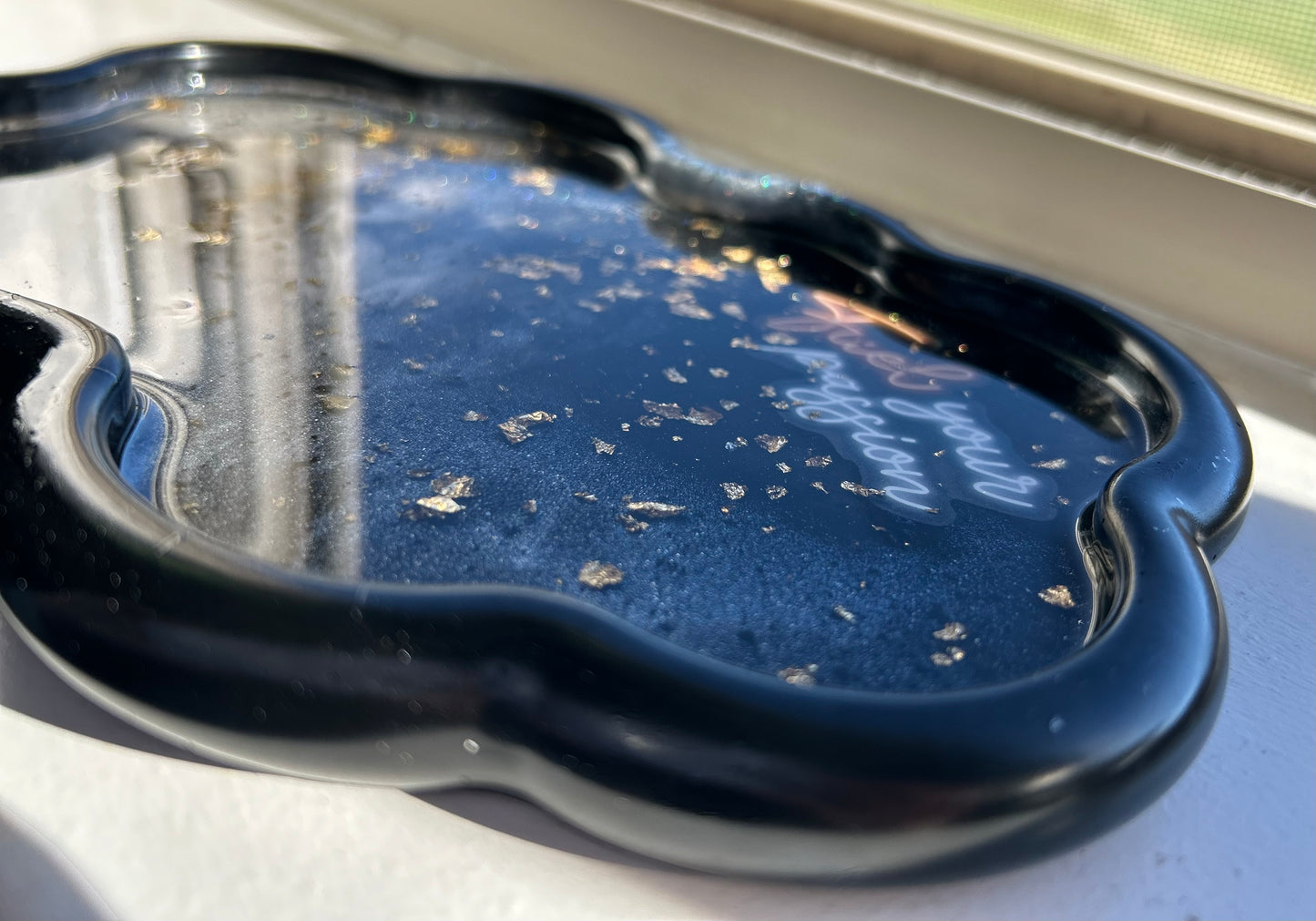 Black White Golden Flakes Cloud Rolling Tray